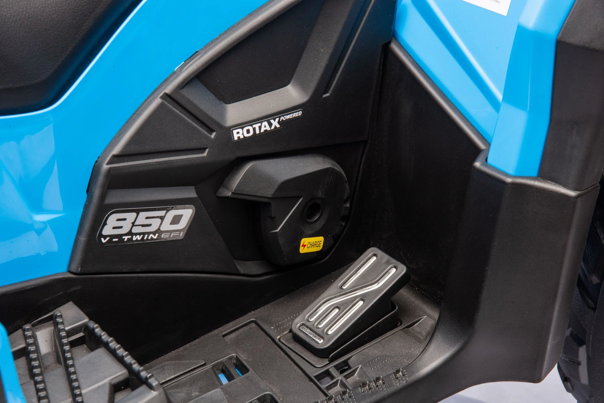 24V 800W -2 Seater  Licensed Can-Am Outlander Monster 4×4 ATV Quad Bike – Blue ETA 10th May 2026 - Image 24