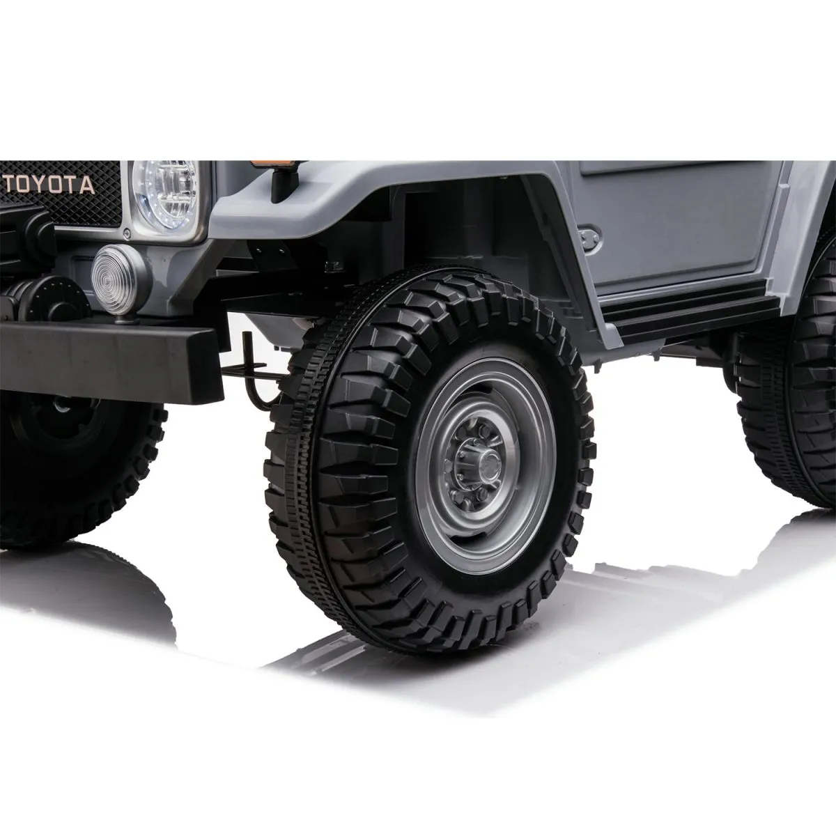 24v licenced Toyota Land Cruiser Jeep 4x4 Ride on Car – Grey ETA 10th May 2026 - Image 9